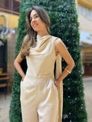 MACACÃO FEMININO MANGA CURTA CETIM NUDE