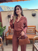 CONJUNTO FEMININO CALÇA E CAMISA  MARROM