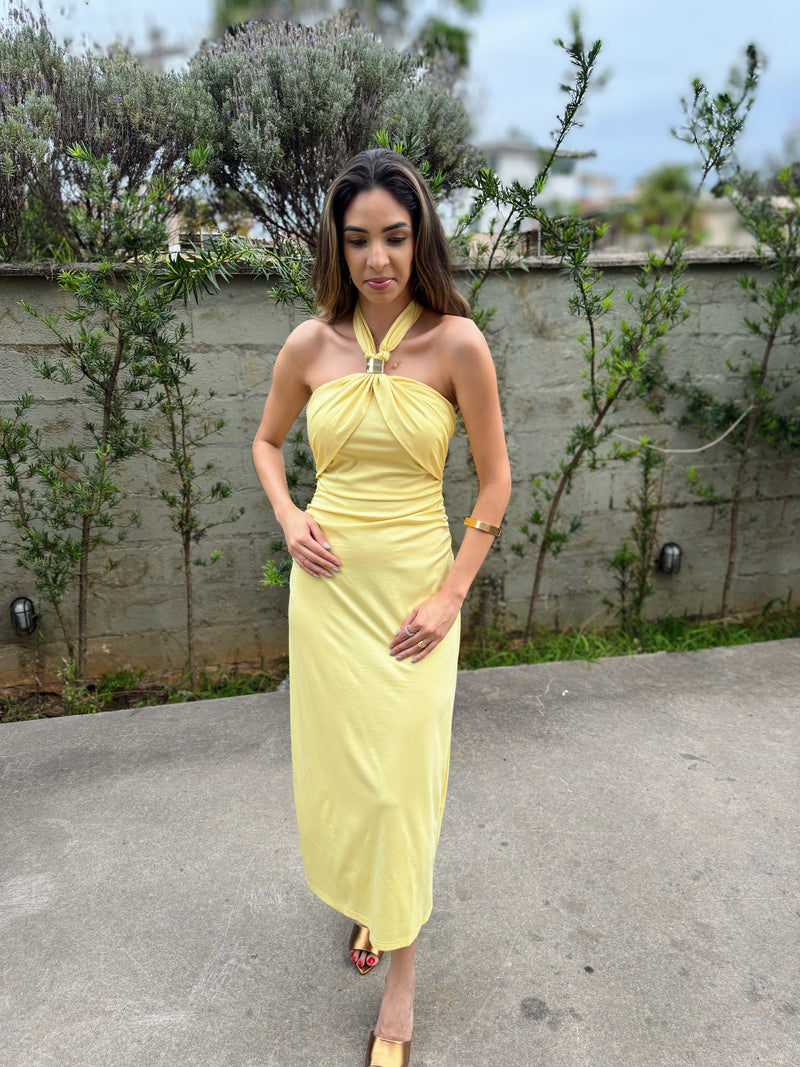 VESTIDO LONGO FEMININO COM ARGOLA NO DECOTE LATERAL AMARELO